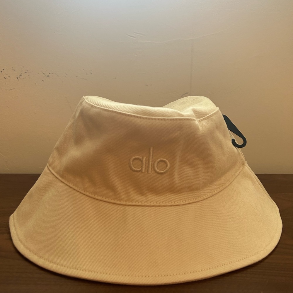 alo bucket hat